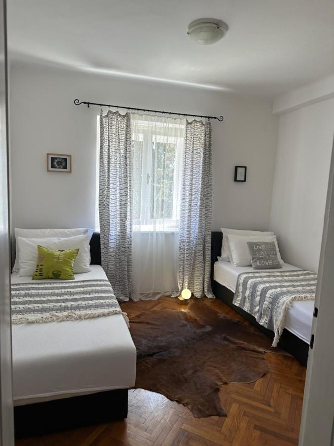 Cosy Family Apartment Marina Kastela Near Airport Bagian luar foto