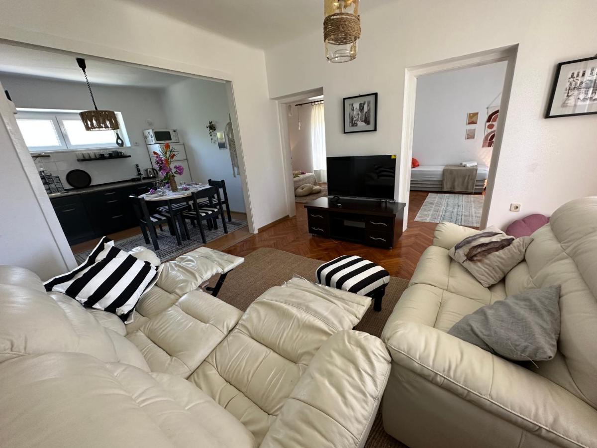 Cosy Family Apartment Marina Kastela Near Airport Bagian luar foto