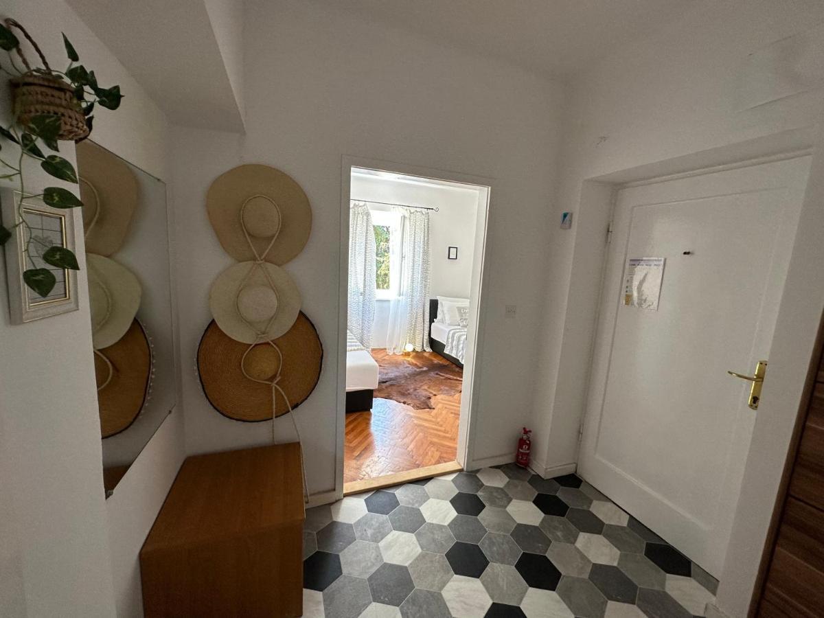 Cosy Family Apartment Marina Kastela Near Airport Bagian luar foto
