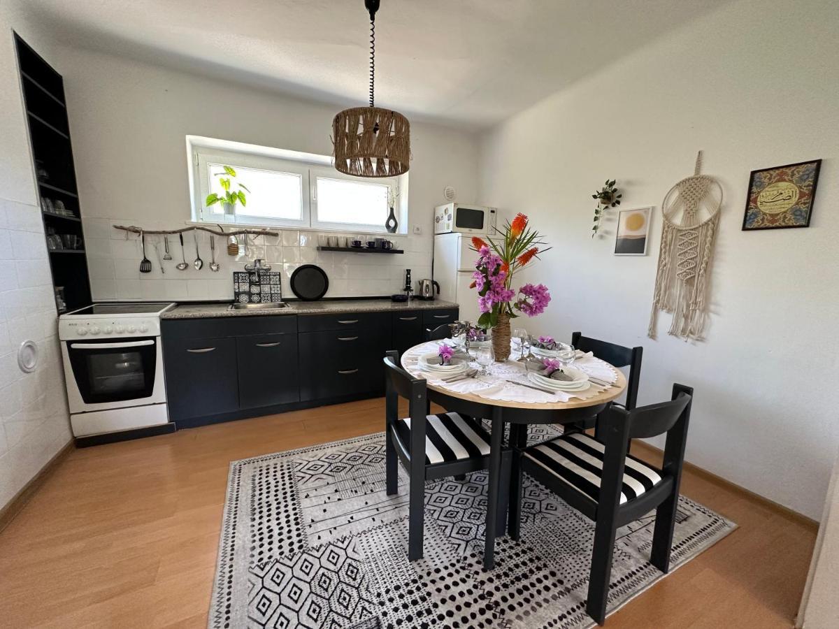 Cosy Family Apartment Marina Kastela Near Airport Bagian luar foto