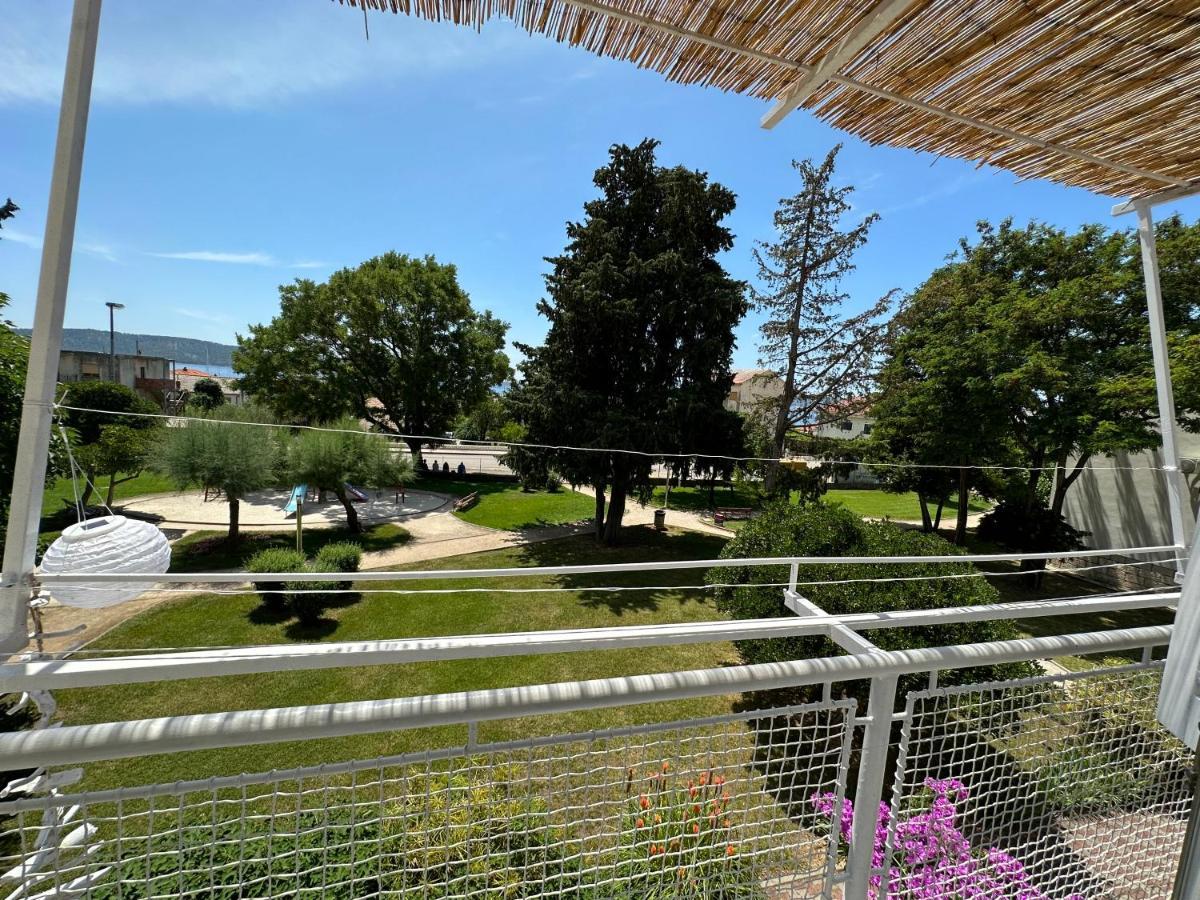 Cosy Family Apartment Marina Kastela Near Airport Bagian luar foto