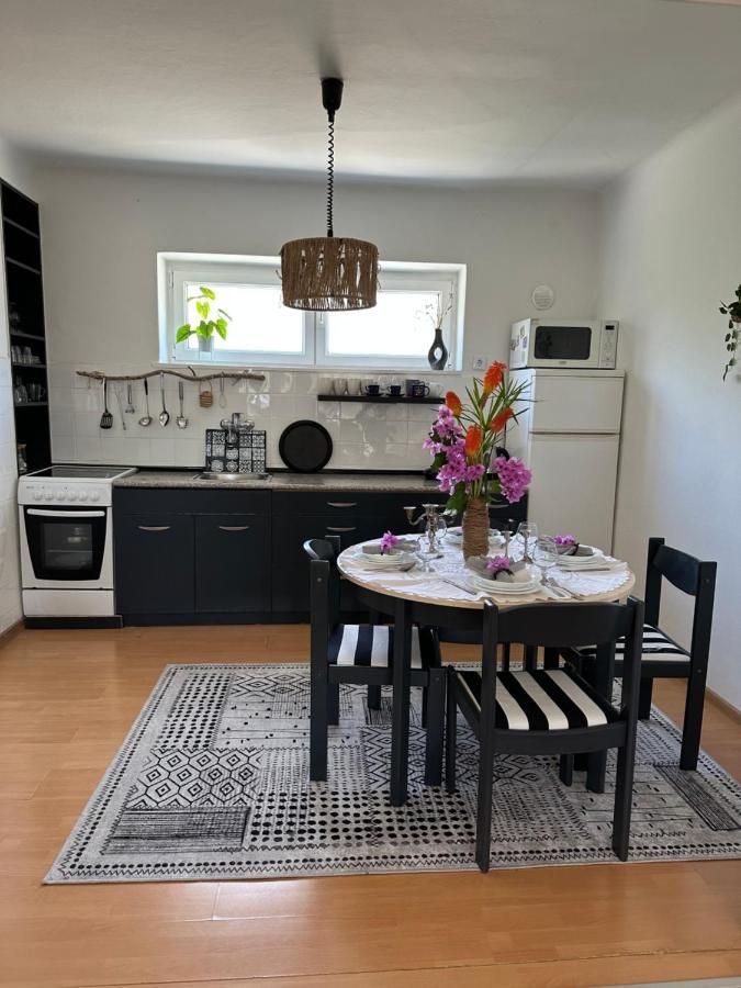 Cosy Family Apartment Marina Kastela Near Airport Bagian luar foto